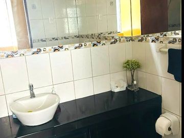 Venta De Casa De Dos Pisos – En Mareategui-SJL