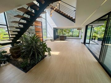 PRECIOSA Y AMPLÍSIMA CASA CAMPESTRE DE 380 M2 EN LOTE DE 435M2 EN EL SECTOR DE LA FLORIDA, MANIZALES