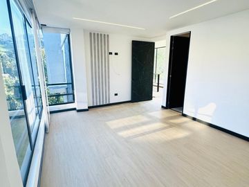 PRECIOSA Y AMPLÍSIMA CASA CAMPESTRE DE 380 M2 EN LOTE DE 435M2 EN EL SECTOR DE LA FLORIDA, MANIZALES