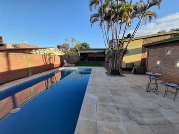 EN VENTA HERMOSA CASA 4 DORMITORIOS