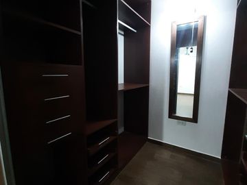 EN VENTA HERMOSA CASA 4 DORMITORIOS