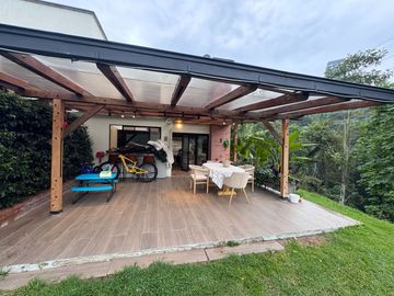 Vendo casa esquinera en el sector del Trebol, Manizales en conjunto cerrrado