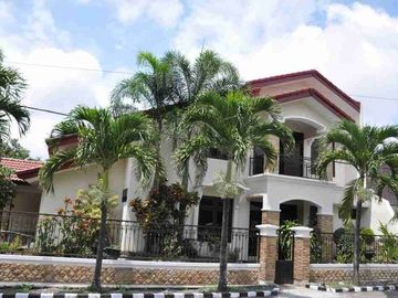 Rumah dijual Lokasi Sangat Strategis di Soekarno Hatta Kota Malang