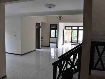 Rumah dijual Lokasi Sangat Strategis di Soekarno Hatta Kota Malang