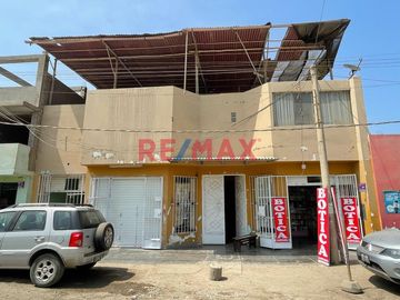 Se Vende Casa De 458M2 Con Área Libre, Amplio Departamento Y Tres Locales Comerciales En Av. Santa Cruz Huertos De Lurín – Lurín