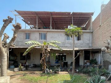 Se Vende Casa De 458M2 Con Área Libre, Amplio Departamento Y Tres Locales Comerciales En Av. Santa Cruz Huertos De Lurín – Lurín
