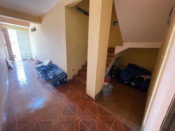 Se Vende Casa De 458M2 Con Área Libre, Amplio Departamento Y Tres Locales Comerciales En Av. Santa Cruz Huertos De Lurín – Lurín