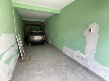 Se Vende Casa De 458M2 Con Área Libre, Amplio Departamento Y Tres Locales Comerciales En Av. Santa Cruz Huertos De Lurín – Lurín