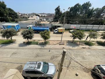 Se Vende Casa De 458M2 Con Área Libre, Amplio Departamento Y Tres Locales Comerciales En Av. Santa Cruz Huertos De Lurín – Lurín
