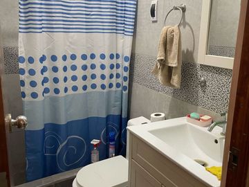 Se Vende Casa De 458M2 Con Área Libre, Amplio Departamento Y Tres Locales Comerciales En Av. Santa Cruz Huertos De Lurín – Lurín