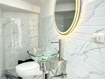 HERMOSA CASA DE TRES PISOS  EN VENTA - URB. MIRAFLORES COUNTRY CLUB