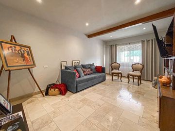 Villas del Tesoro: Un hogar con carácter y distinción