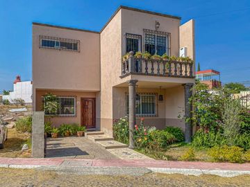 Villas del Tesoro: Un hogar con carácter y distinción