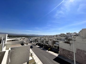 Casa con Roof Garden en Zibatá, Querétaro – Plusvalía, seguridad y ubicación estratégica