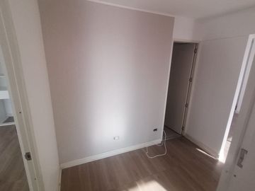 Departamento De 3 Dormitorios, Balcón, Espectacular Vista. Cerca A Todo, Áreas Comunes, Piscina, Zona De Parrilla, Juegos Para Niños.