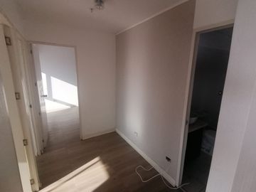 Departamento De 3 Dormitorios, Balcón, Espectacular Vista. Cerca A Todo, Áreas Comunes, Piscina, Zona De Parrilla, Juegos Para Niños.