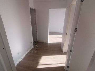 Departamento De 3 Dormitorios, Balcón, Espectacular Vista. Cerca A Todo, Áreas Comunes, Piscina, Zona De Parrilla, Juegos Para Niños.