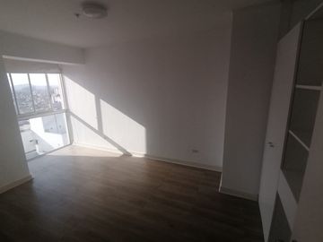 Departamento De 3 Dormitorios, Balcón, Espectacular Vista. Cerca A Todo, Áreas Comunes, Piscina, Zona De Parrilla, Juegos Para Niños.