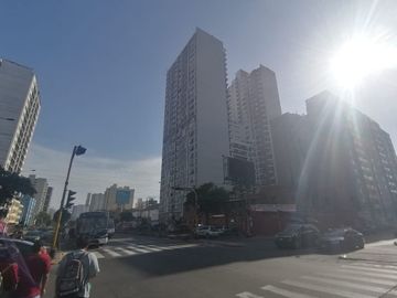 Departamento De 3 Dormitorios, Balcón, Espectacular Vista. Cerca A Todo, Áreas Comunes, Piscina, Zona De Parrilla, Juegos Para Niños.