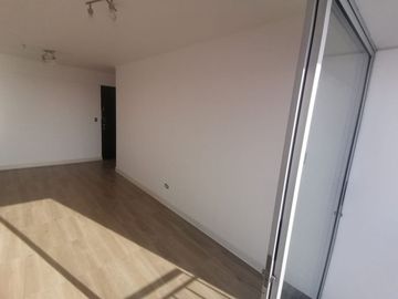Departamento De 3 Dormitorios, Balcón, Espectacular Vista. Cerca A Todo, Áreas Comunes, Piscina, Zona De Parrilla, Juegos Para Niños.