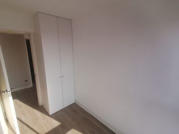 Departamento De 3 Dormitorios, Balcón, Espectacular Vista. Cerca A Todo, Áreas Comunes, Piscina, Zona De Parrilla, Juegos Para Niños.