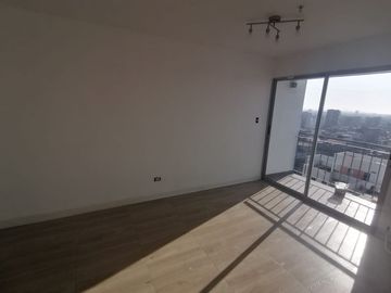 Departamento De 3 Dormitorios, Balcón, Espectacular Vista. Cerca A Todo, Áreas Comunes, Piscina, Zona De Parrilla, Juegos Para Niños.
