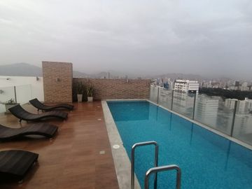Departamento De 3 Dormitorios, Balcón, Espectacular Vista. Cerca A Todo, Áreas Comunes, Piscina, Zona De Parrilla, Juegos Para Niños.