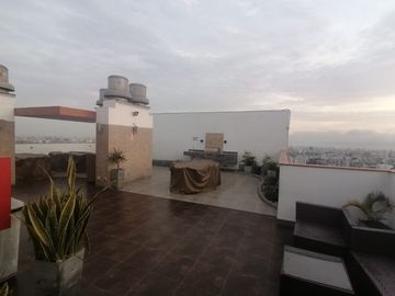 Departamento De 3 Dormitorios, Balcón, Espectacular Vista. Cerca A Todo, Áreas Comunes, Piscina, Zona De Parrilla, Juegos Para Niños.