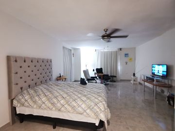Casa con Departamento Independiente en Segundo Piso