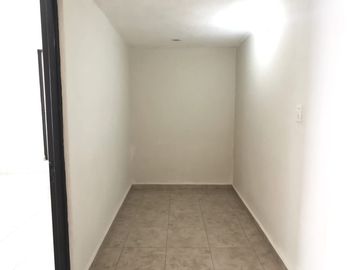 Casa con Departamento Independiente en Segundo Piso