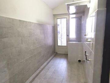 Casa con Departamento Independiente en Segundo Piso