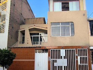 ¡Vive E Invierte En Una Sola Propiedad! 💼🏠 Casa Multifamiliar En Los Olivos