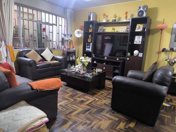 ¡Vive E Invierte En Una Sola Propiedad! 💼🏠 Casa Multifamiliar En Los Olivos