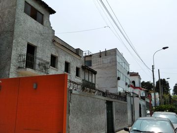 EXCELENTE OPORTUNIDAD DE INVERSIÓN!!! SE VENDE CASA COMO TERRENO ZONIFICACIÓN RDA COMPATIBLE CON CZ EN AV. SALAVERRY