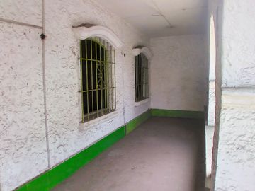 EXCELENTE OPORTUNIDAD DE INVERSIÓN!!! SE VENDE CASA COMO TERRENO ZONIFICACIÓN RDA COMPATIBLE CON CZ EN AV. SALAVERRY