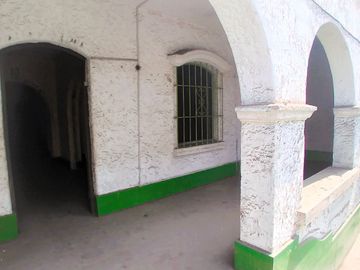 EXCELENTE OPORTUNIDAD DE INVERSIÓN!!! SE VENDE CASA COMO TERRENO ZONIFICACIÓN RDA COMPATIBLE CON CZ EN AV. SALAVERRY