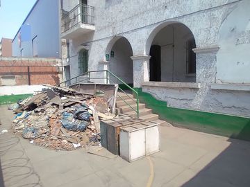 EXCELENTE OPORTUNIDAD DE INVERSIÓN!!! SE VENDE CASA COMO TERRENO ZONIFICACIÓN RDA COMPATIBLE CON CZ EN AV. SALAVERRY