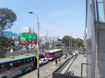 EXCELENTE OPORTUNIDAD DE INVERSIÓN!!! SE VENDE CASA COMO TERRENO ZONIFICACIÓN RDA COMPATIBLE CON CZ EN AV. SALAVERRY