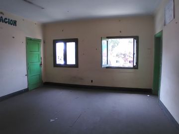 EXCELENTE OPORTUNIDAD DE INVERSIÓN!!! SE VENDE CASA COMO TERRENO ZONIFICACIÓN RDA COMPATIBLE CON CZ EN AV. SALAVERRY