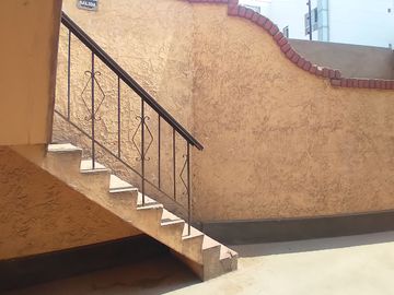 EXCELENTE OPORTUNIDAD DE INVERSIÓN!!! SE VENDE CASA COMO TERRENO ZONIFICACIÓN RDA COMPATIBLE CON CZ EN AV. SALAVERRY