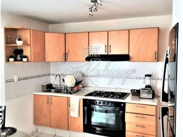 CASA EN VENTA EN PORTALES DE LA ARBOLEDA (La Marina y Echeveste), León,Gto; 3 REC, EQUIPADA.