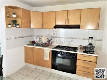 CASA EN VENTA EN PORTALES DE LA ARBOLEDA (La Marina y Echeveste), León,Gto; 3 REC, EQUIPADA.