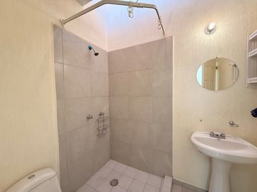 Casa en venta en Alta California, dentro de coto