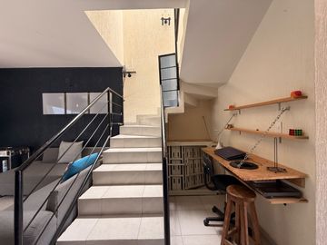 Casa en venta en Alta California, dentro de coto