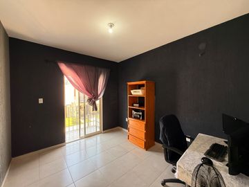 Casa en venta en Alta California, dentro de coto