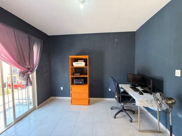 Casa en venta en Alta California, dentro de coto