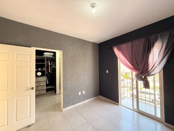 Casa en venta en Alta California, dentro de coto