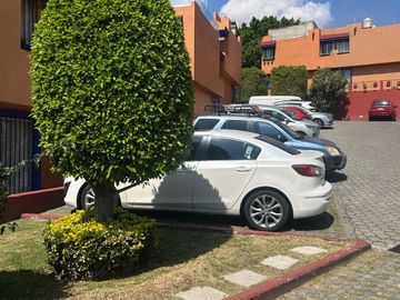 VENTA. CASA DE 2 PISOS. HORIZONTAL. CALACOAYA.  ATIZAPAN.