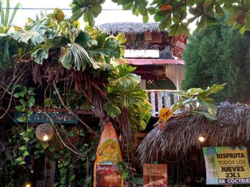 SAME RESTAURANT DE VENTA/RENTA CASA Y TERRENO NEGOCIABLE