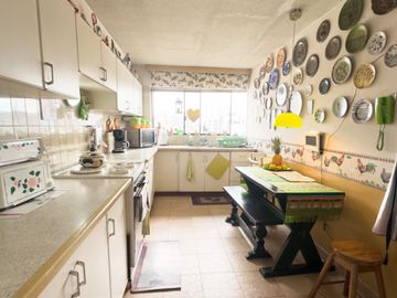 VENTA DEPARTAMENTO 3 DORMITORIOS, SECTOR LA MARISCAL CERCA A CANCILLERÍA